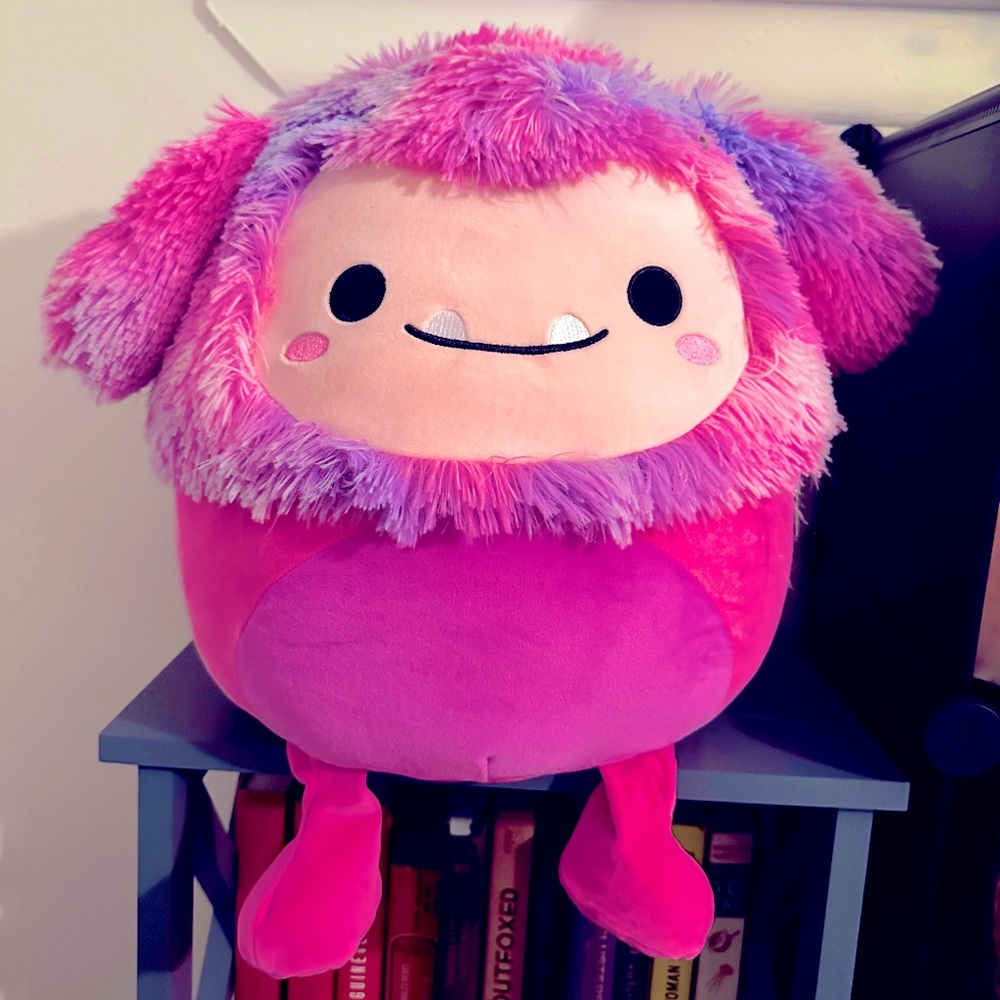 🩷🤍💜👣NWT 14” Woxie, the Bigfoot, Original Squishmallow👣💜🤍🩷